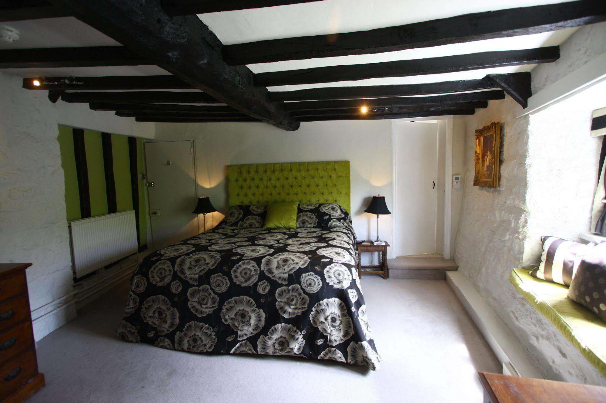The Oxenham Arms Hotel Devon South Zeal Екстериор снимка